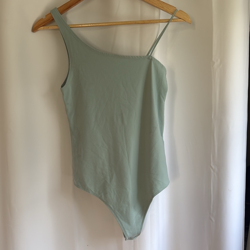 Abercrombie Asymmetrical Seamless Bodysuit - Picture 2 of 3